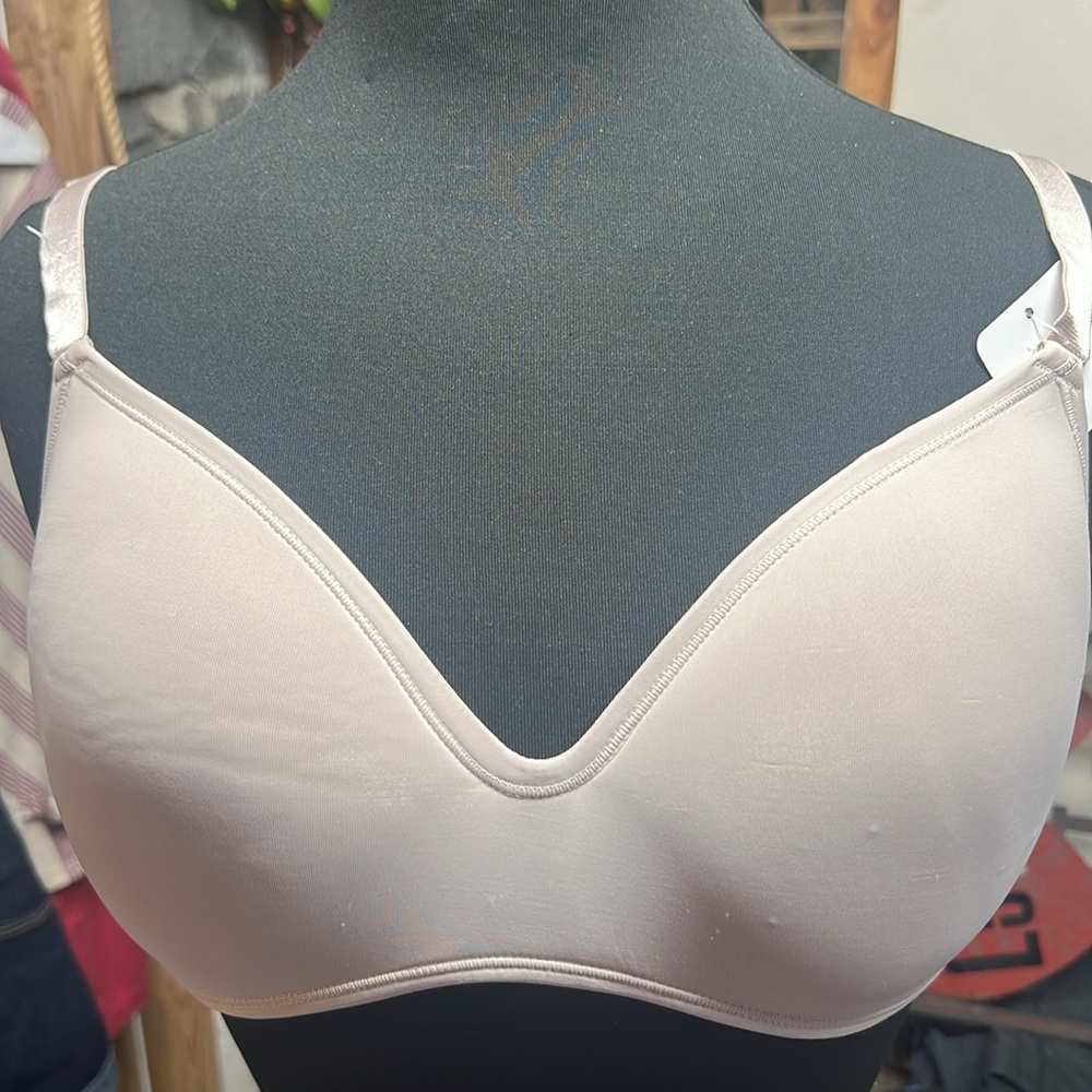 RENE’ ROFE’ soft comfort wire free bra Nude color. Adjustable straps 10% spandex